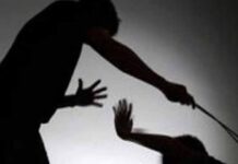 हिंदू महिला से शादी करना चाहता था मुस्लिम, अदालत में पिटाई